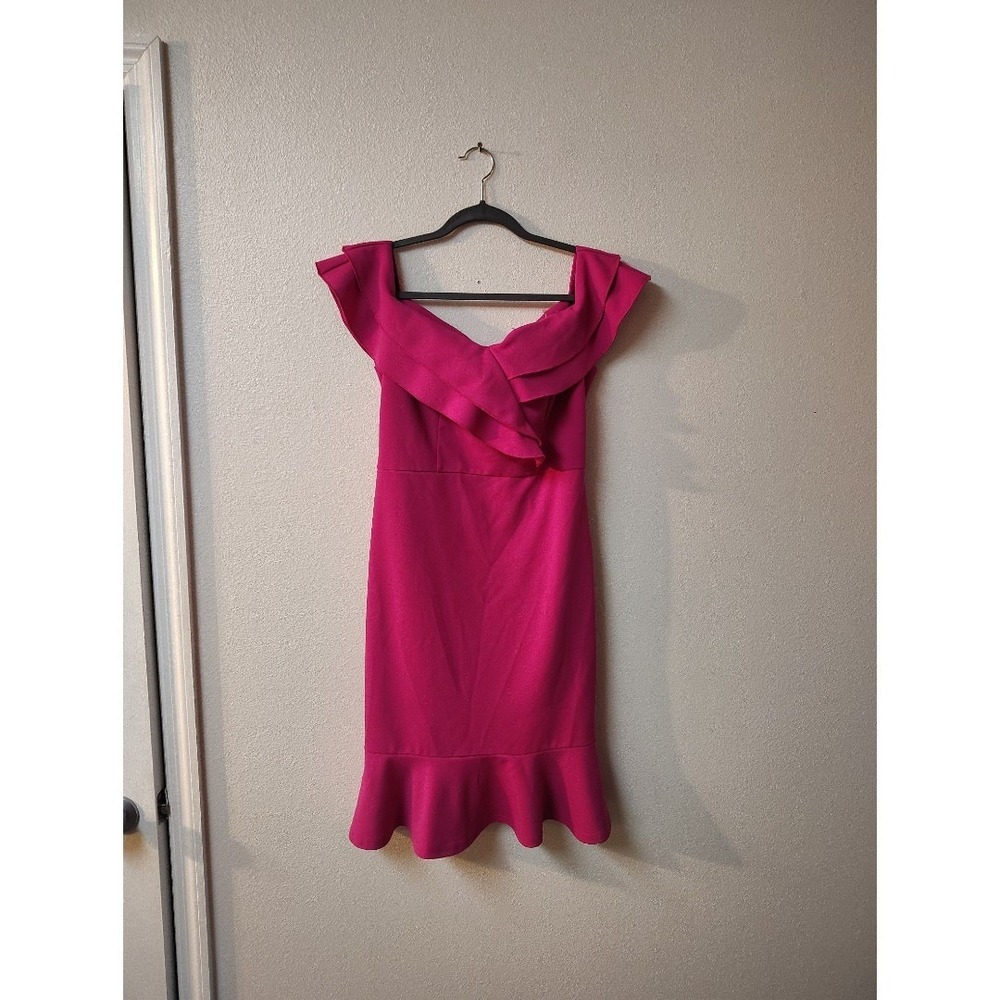 ILE New York Pink Off The Shoulder Ruffle Sheath Cocktail‎ Dress Size 6